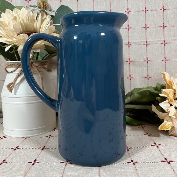 Rae Dunn Artisan Collection by Magenta Blue Game Day Pitcher New in Orig… - Picture 4 of 8